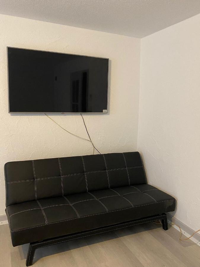 Private Studio Apartment In Bremgarten Luaran gambar