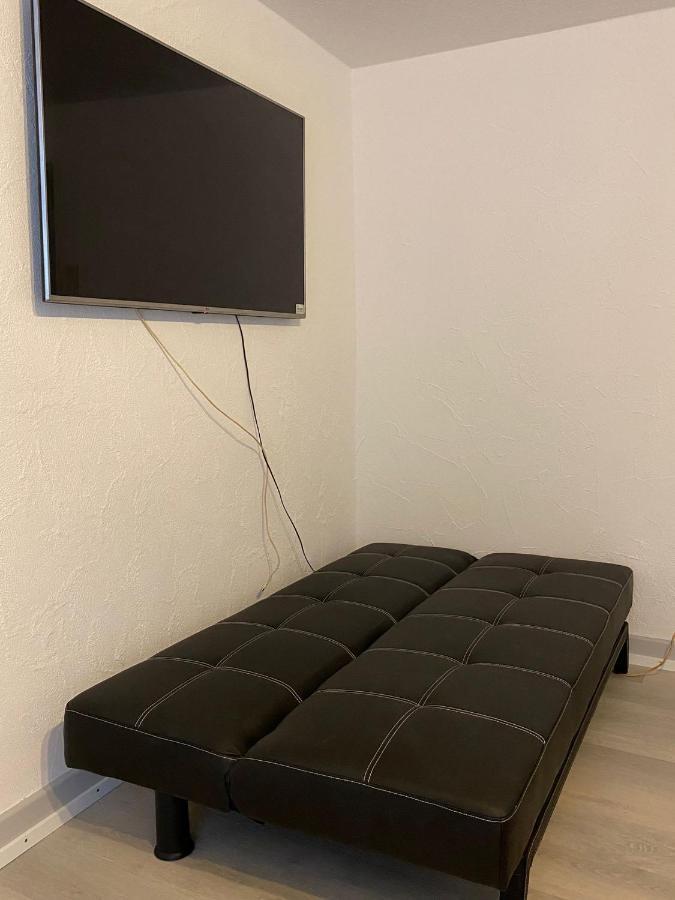 Private Studio Apartment In Bremgarten Luaran gambar